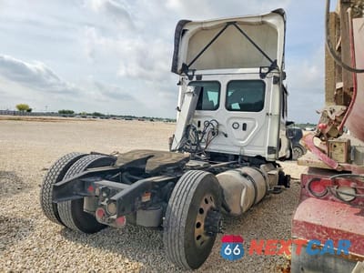Czwarte zdjęcie samochodu z boku: 2022 FREIGHTLINER CASCADIA 116 SEMI TRUCK VIN:3AKBHTDV1NSNH5604 - miniatura