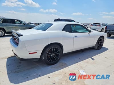 Trzecie zdjęcie samochodu z tyłu: 2016 DODGE CHALLENGER SXT VIN:2C3CDZAG0GH119646 - miniatura