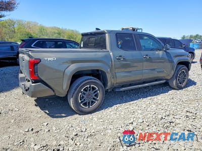 Trzecie zdjęcie samochodu z tyłu: 2025 TOYOTA TACOMA TRD SPORT VIN:3TMLB5JN0SM109296 - miniatura