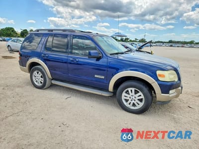 Czwarte zdjęcie samochodu z boku: 2008 FORD EXPLORER EDDIE BAUER VIN:1FMEU74E28UA68339 - miniatura