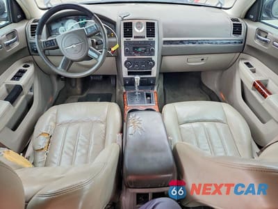 Zdjęcie 8 z 12 samochodu: 2008 CHRYSLER 300C VIN:2C3KA63H38H126262 - miniatura