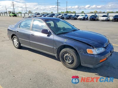 Czwarte zdjęcie samochodu z boku: 1995 HONDA ACCORD LX VIN:JHMCD5638SC061760 - miniatura