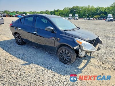 Czwarte zdjęcie samochodu z boku: 2019 NISSAN VERSA SV VIN:3N1CN7AP2KL843001 - miniatura