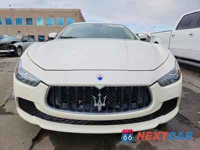 Piąte zdjęcie samochodu w środku: 2017 MASERATI GHIBLI S VIN:ZAM57RTA0H1227684 - miniatura
