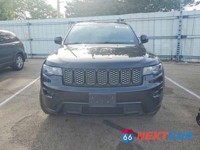 Piąte zdjęcie samochodu w środku: 2019 JEEP GRAND CHEROKEE LAREDO VIN:1C4RJFAG8KC561809 - miniatura