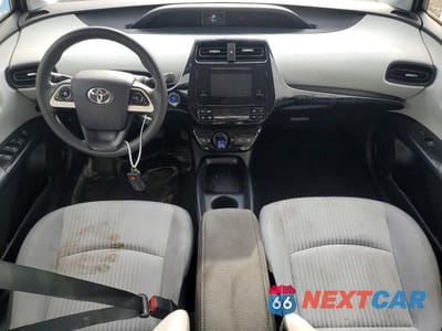 Zdjęcie 8 z 12 samochodu: 2016 TOYOTA PRIUS TWO VIN:JTDKBRFU2G3012287 - miniatura