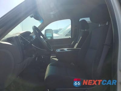 Zdjęcie 7 z 12 samochodu: 2012 GMC SIERRA K3500 VIN:1GT422C84CF172994 - miniatura
