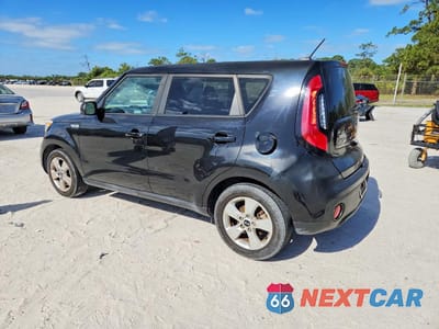 Drugie zdjęcie samochodu z przodu: 2019 KIA SOUL BASE VIN:KNDJN2A25K7918712 - miniatura