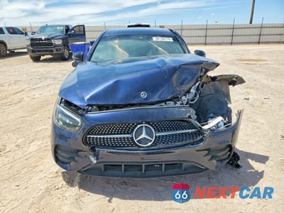 Piąte zdjęcie samochodu w środku: 2022 MERCEDES-BENZ E 350 VIN:W1KZF8DB8NB091830 - miniatura