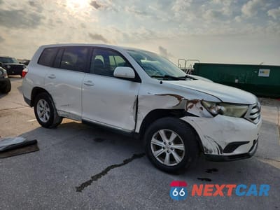 Czwarte zdjęcie samochodu z boku: 2011 TOYOTA HIGHLANDER BASE VIN:5TDZK3EH4BS040860 - miniatura