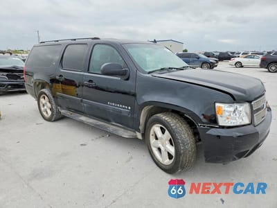 Czwarte zdjęcie samochodu z boku: 2007 CHEVROLET SUBURBAN C1500 VIN:3GNFC16027G138280 - miniatura