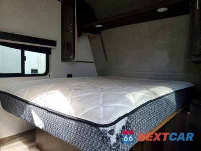 Piąte zdjęcie samochodu w środku: 2018 JAYCO JAY FLIGHT CAMPER VIN:1UJBJ0BL8J75Z0101 - miniatura