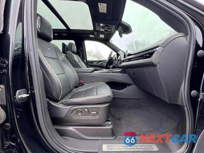 Piąte zdjęcie samochodu w środku: 2021 CADILLAC ESCALADE ESV SPORT VIN:1GYS4PKL4MR390707 - miniatura