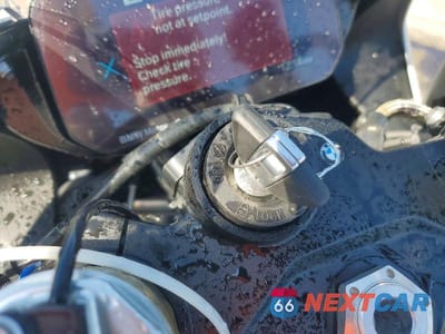 Zdjęcie 8 z 9 samochodu: 2024 BMW S 1000 RR VIN:WB10E6301R6J80919 - miniatura