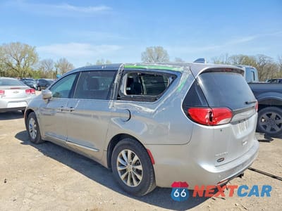 Drugie zdjęcie samochodu z przodu: 2017 CHRYSLER PACIFICA TOURING L VIN:2C4RC1BG5HR543912 - miniatura