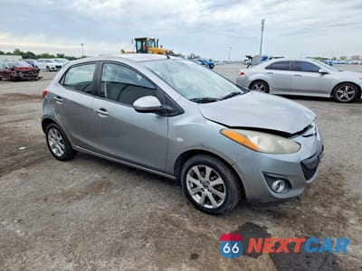 Czwarte zdjęcie samochodu z boku: 2013 MAZDA MAZDA2 VIN:JM1DE1LYXD0162976 - miniatura