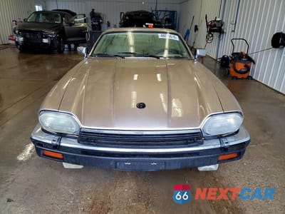 Piąte zdjęcie samochodu w środku: 1992 JAGUAR XJS VIN:SAJNW5849NC182734 - miniatura