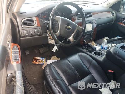 Zdjęcie 8 z 13 samochodu: 2013 CHEVROLET SUBURBAN K1500 LT VIN:1GNSKJE77DR309391 - miniatura