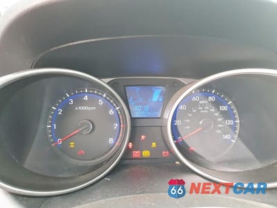 Zdjęcie 9 z 12 samochodu: 2011 HYUNDAI TUCSON GLS VIN:KM8JUCAC9BU156922 - miniatura