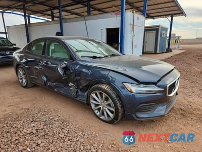 Czwarte zdjęcie samochodu z boku: 2020 VOLVO S60 T5 MOMENTUM VIN:7JR102FK6LG045076 - miniatura