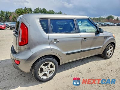 Trzecie zdjęcie samochodu z tyłu: 2013 KIA SOUL ! VIN:KNDJT2A6XD7551169 - miniatura