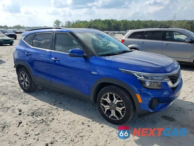 Czwarte zdjęcie samochodu z boku: 2023 KIA SELTOS EX VIN:KNDERCAA4P7386153 - miniatura
