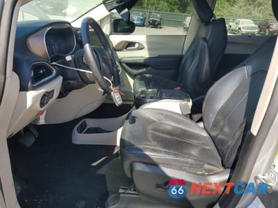 Zdjęcie 7 z 13 samochodu: 2018 CHRYSLER PACIFICA TOURING L VIN:2C4RC1BG9JR269457 - miniatura