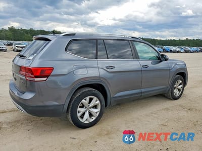Trzecie zdjęcie samochodu z tyłu: 2018 VOLKSWAGEN ATLAS SE VIN:1V2KR2CA5JC577622 - miniatura
