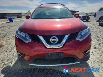 Piąte zdjęcie samochodu w środku: 2014 NISSAN ROGUE SV VIN:5N1AT2MT6EC835730 - miniatura