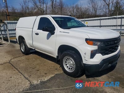 Czwarte zdjęcie samochodu z boku: 2023 CHEVROLET SILVERADO C1500 VIN:3GCNAAEK3PG349565 - miniatura