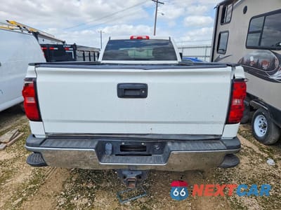 Zdjęcie 6 z 12 samochodu: 2015 GMC SIERRA K3500 VIN:1GT421C80FF631355 - miniatura