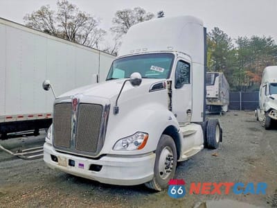 Zdjęcie 9 z 10 samochodu: 2014 KENWORTH CONSTRUCTION T680 VIN:1XKYA48XXEJ403109 - miniatura