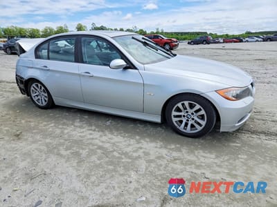 Czwarte zdjęcie samochodu z boku: 2006 BMW 325 I VIN:WBAVB13516PT11995 - miniatura