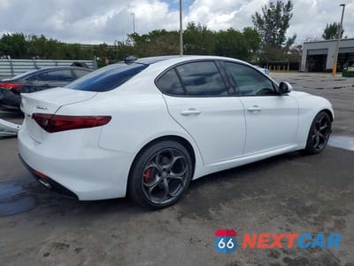Trzecie zdjęcie samochodu z tyłu: 2019 ALFA ROMEO GIULIA TI VIN:ZARFAMBNXK7600497 - miniatura