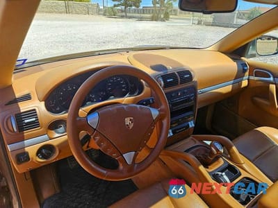Zdjęcie 9 z 10 samochodu: 2005 PORSCHE CAYENNE VIN:WP1AA29P85LA25570 - miniatura