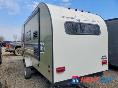 Trzecie zdjęcie samochodu z tyłu: 2018 WINNEBAGO MINI DROP CAMPER VIN:54CTW1G13J3039620 - miniatura