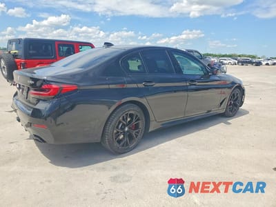 Trzecie zdjęcie samochodu z tyłu: 2022 BMW 530 I VIN:WBA53BH05NWX66658 - miniatura