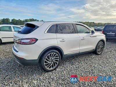Trzecie zdjęcie samochodu z tyłu: 2019 LINCOLN NAUTILUS RESERVE VIN:2LMPJ6L91KBL37478 - miniatura