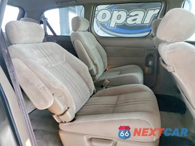 Zdjęcie 11 z 13 samochodu: 2002 TOYOTA SIENNA VIN:4T3ZF13C22U481739 - miniatura