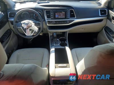 Zdjęcie 8 z 13 samochodu: 2015 TOYOTA HIGHLANDER LE VIN:5TDBKRFH9FS147718 - miniatura