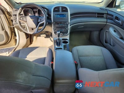 Zdjęcie 8 z 12 samochodu: 2014 CHEVROLET MALIBU LS VIN:1G11B5SL7EF111578 - miniatura