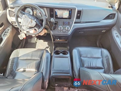 Zdjęcie 8 z 13 samochodu: 2017 TOYOTA SIENNA SE VIN:5TDXZ3DCXHS801392 - miniatura