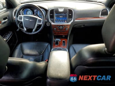 Zdjęcie 8 z 12 samochodu: 2013 CHRYSLER 300 VIN:2C3CCAAG1DH632209 - miniatura