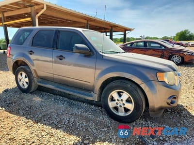 Czwarte zdjęcie samochodu z boku: 2011 FORD ESCAPE XLS VIN:1FMCU0C72BKC43239 - miniatura
