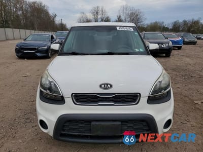 Piąte zdjęcie samochodu w środku: 2012 KIA SOUL + VIN:KNDJT2A67C7428430 - miniatura