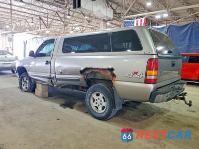 Drugie zdjęcie samochodu z przodu: 2000 CHEVROLET SILVERADO K1500 VIN:1GCEK14W2YZ262999 - miniatura