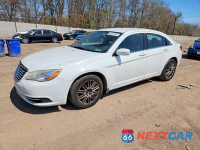 2014 CHRYSLER 200 LX 1C3CCBAB6EN212271 - główne zdjęcie licytacji z USA - miniatura
