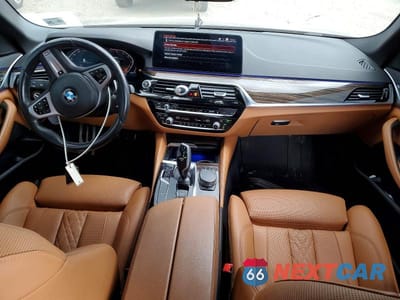 Zdjęcie 8 z 12 samochodu: 2021 BMW 530 XI VIN:WBA13BJ00MCG67743 - miniatura
