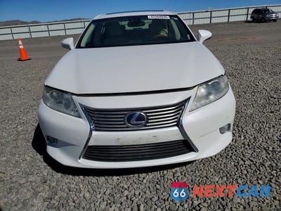Piąte zdjęcie samochodu w środku: 2013 LEXUS ES 300H BASE VIN:JTHBW1GG2D2012191 - miniatura