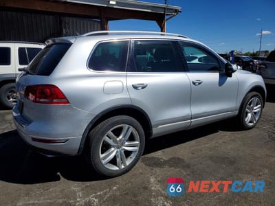 Trzecie zdjęcie samochodu z tyłu: 2011 VOLKSWAGEN TOUAREG V6 VIN:WVGFF9BP3BD004929 - miniatura